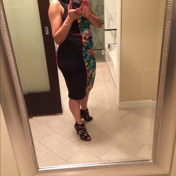 Medium Dress! Gorgeous Fit! Excellent condition! - Picture 3 of 9